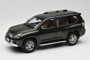 Toyota Land Cruiser Prado J150 Zelena Paudi Model 1:18 623132-GR Kovina