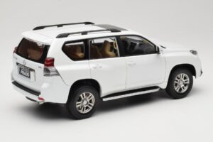 Toyota Land Cruiser Prado J150 Bel Paudi Model 1:18 623132-WH Kovina – slika 3 od 8