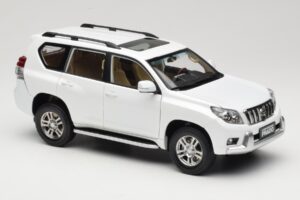 Toyota Land Cruiser Prado J150 Bel Paudi Model 1:18 623132-WH Kovina – slika 6 od 8