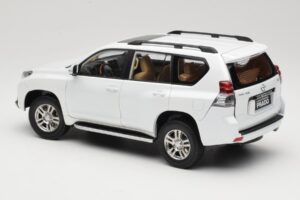 Toyota Land Cruiser Prado J150 Bel Paudi Model 1:18 623132-WH Kovina – slika 7 od 8