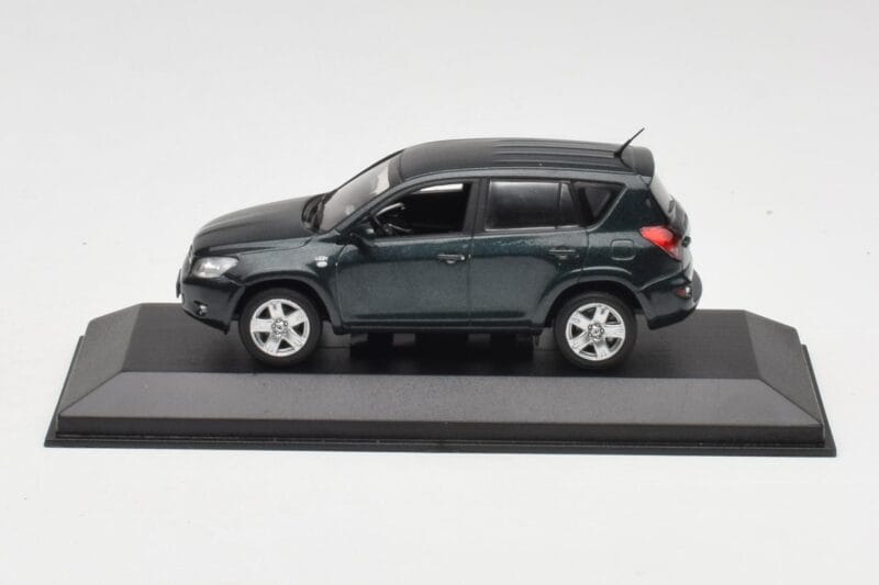 Toyota RAV4 XA20 Zelen Minichamps 1:43 TOYOTA008 Kovina