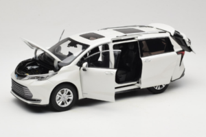 Toyota Sienna XL30 Bel OEM 1:18 TOYOTA013 Kovina – slika 2 od 8