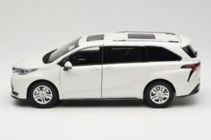 Toyota Sienna XL30 Bel OEM 1:18 TOYOTA013 Kovina – slika 4 od 8