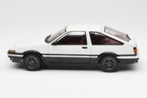 Toyota Sprinter Trueno AE86 New Initial D Movie Legend 1 AUTOart 1:18 78798 Kovina – slika 4 od 8
