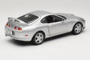 Toyota Supra A80 Srebrn Kyosho 1:18 08847 Kovina – slika 3 od 8