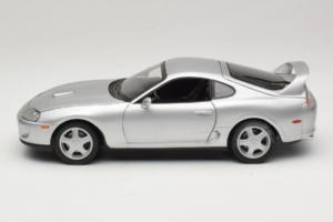 Toyota Supra A80 Srebrn Kyosho 1:18 08847 Kovina – slika 4 od 8