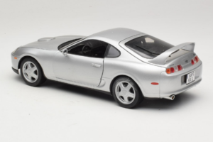 Toyota Supra A80 Srebrn Kyosho 1:18 08847 Kovina – slika 7 od 8