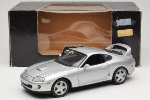 Toyota Supra A80 Srebrn Kyosho 1:18 08847 Kovina – slika 8 od 8