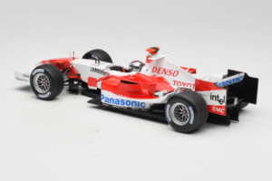 Toyota TF105 #16 J. Trulli Panasonic Toyota Racing 2005 Minichamps 1:18 100050016 Kovina – slika 5 od 7