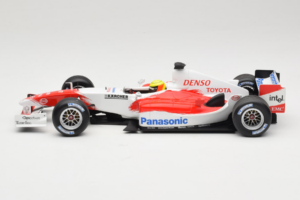 Toyota TF105 #17 R. Schumacher Panasonic Toyota Racing Showcar 2005 Minichamps 1:18 100050087 Kovina – slika 3 od 7