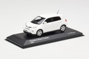 Toyota Urban Cruiser Bela Minichamps 1:43 400166960 Kovina – slika 3 od 3