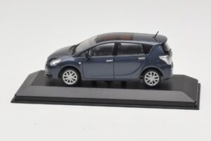 Toyota Verso Grey Metallic Minichamps 1:43 TOYOTA011 Kovina