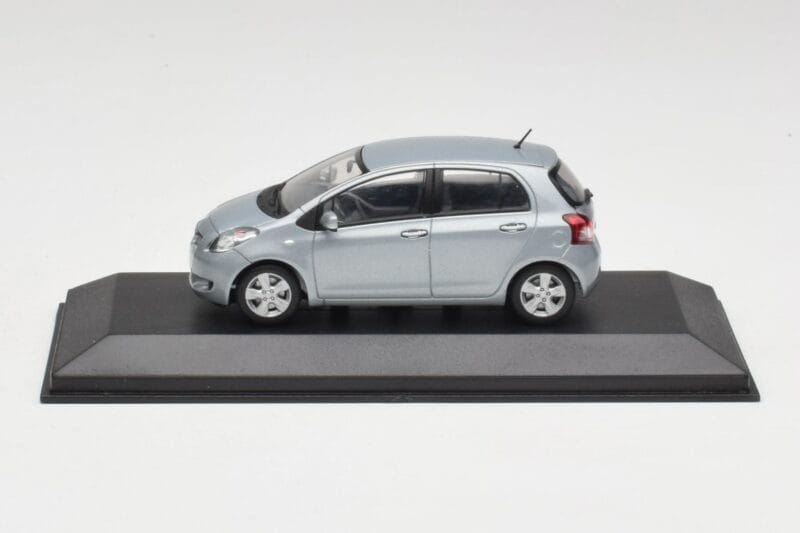 Toyota Yaris Mk2 Glacier Moder Minichamps 1:43 TOYOTA001 Kovina