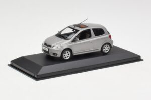 Toyota Yaris XP10 TS Siv Minichamps 1:43 TOYOTA007 Kovina – slika 3 od 3