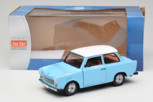 Trabant 601 Deluxe Moder Bel Sun Star 1:18 4286 Kovina – slika 6 od 6