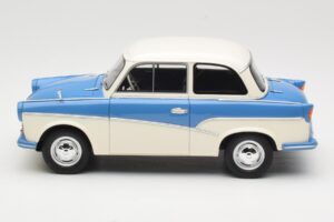 Trabant P50 Svetlomodra Kremna BoS Models 1:18 BOS035 Smola – slika 3 od 6