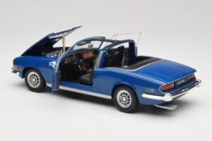 Triumph Stag Mk1 Sapphire Blue Revell 1:18 8815 Kovina – slika 5 od 8