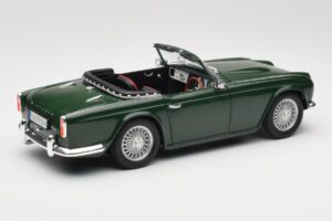 Triumph TR4 British Racing Green Revell 1:18 08827-T1 Kovina – slika 3 od 8