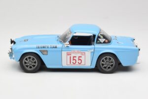 Triumph TR4 Rally Car Revell 1:18 8773 Kovina – slika 4 od 8