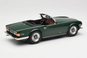 Triumph TR6 PI Temno Zelen Minichamps 1:18 155132030 Kovina – slika 2 od 6