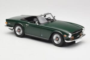 Triumph TR6 PI Temno Zelen Minichamps 1:18 155132030 Kovina – slika 4 od 6