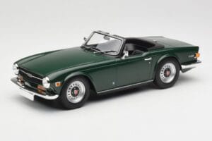 Triumph TR6 PI Temno Zelen Minichamps 1:18 155132030 Kovina