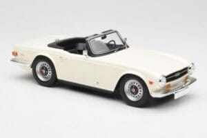 Triumph TR6 PI Bel Minichamps 1:18 155132035 Kovina – slika 4 od 6