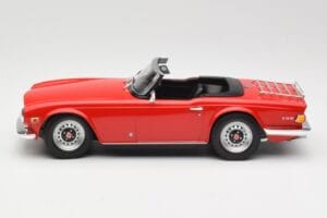 Triumph TR6 PI Rdeč Minichamps 1:18 155132031 Kovina – slika 3 od 6