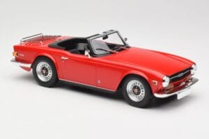 Triumph TR6 PI Rdeč Minichamps 1:18 155132031 Kovina – slika 4 od 6