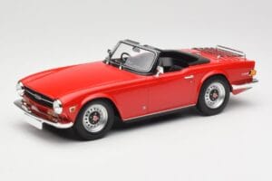 Triumph TR6 PI Rdeč Minichamps 1:18 155132031 Kovina