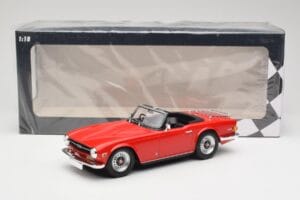 Triumph TR6 PI Rdeč Minichamps 1:18 155132031 Kovina – slika 6 od 6