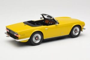 Triumph TR6 RHD Rumen Minichamps 1:18 155132034 Kovina – slika 2 od 6