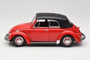 Volkswagen 1302 LS Kabriolet Rdeča Revell 1:18 08470 Kovina – slika 4 od 8
