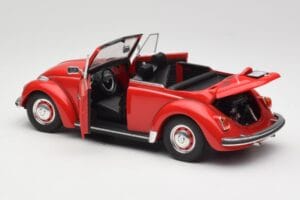 Volkswagen 1302 LS Kabriolet Rdeča Revell 1:18 08470 Kovina – slika 5 od 8