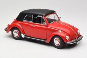 Volkswagen 1302 LS Kabriolet Rdeča Revell 1:18 08470 Kovina – slika 6 od 8