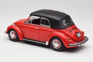 Volkswagen 1302 LS Kabriolet Rdeča Revell 1:18 08470 Kovina – slika 7 od 8