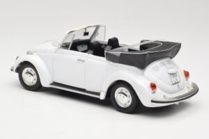 Volkswagen 1302 LS Kabriolet Bela Revell 1:18 08415 Kovina – slika 7 od 8