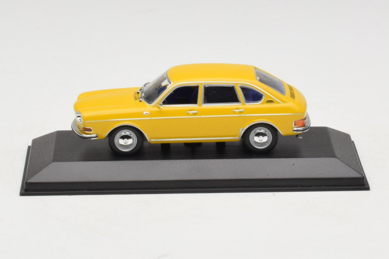 Volkswagen 411 Rumena Minichamps 1:43 VW005 Kovina