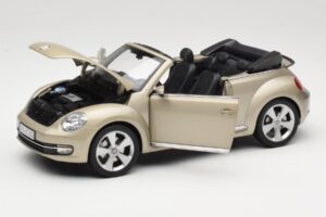Volkswagen Beetle A5 Kabriolet Siv Kyosho 1:18 5C3099302P7W Kovina – slika 2 od 8