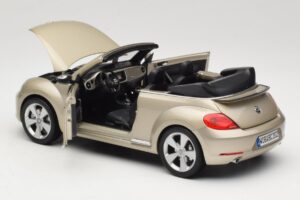 Volkswagen Beetle A5 Kabriolet Siv Kyosho 1:18 5C3099302P7W Kovina – slika 5 od 8