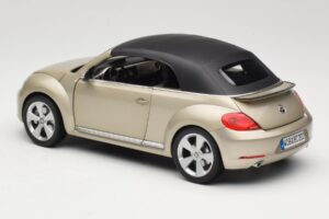 Volkswagen Beetle A5 Kabriolet Siv Kyosho 1:18 5C3099302P7W Kovina – slika 7 od 8
