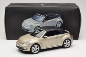 Volkswagen Beetle A5 Kabriolet Siv Kyosho 1:18 5C3099302P7W Kovina – slika 8 od 8