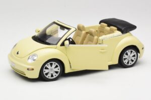 Volkswagen Beetle Kabriolet Rumena Gate 1:18 VW24108 Kovina – slika 2 od 8