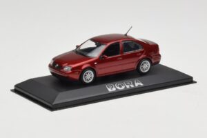 Volkswagen Bora Mk4 Red Metallic Minichamps 1:43 VW003 Kovina – slika 2 od 4