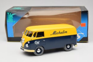 Volkswagen T1 Combi Michelin Črn & Rumen Solido 1:18 9406 Kovina – slika 8 od 8