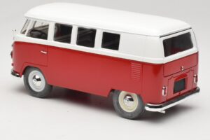 Volkswagen Combi T1 Rdeč & Bela Solido 1:18 8031 Kovina – slika 7 od 8