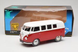 Volkswagen Combi T1 Rdeč & Bela Solido 1:18 8031 Kovina – slika 8 od 8
