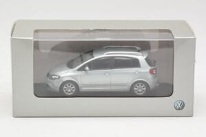 Volkswagen Cross Golf Mk5 Srebrna Minichamps 1:43 400054370 Kovina – slika 4 od 4