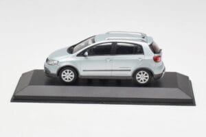 Volkswagen Cross Golf Mk5 Srebrn Minichamps 1:43 GOLF003 Kovina