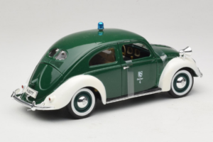 Volkswagen Export Sedan Police Maisto 1:18 56004 Kovina – slika 2 od 6
